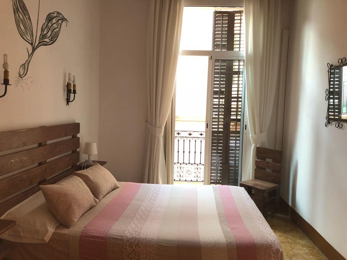 Hostal Parellades Sitges Exteriör bild