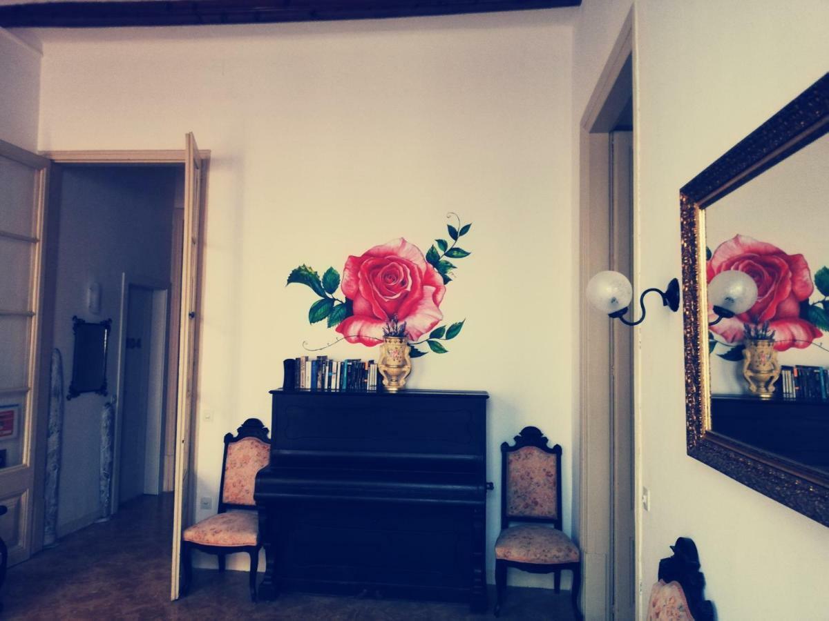 Hostal Parellades Sitges Exteriör bild