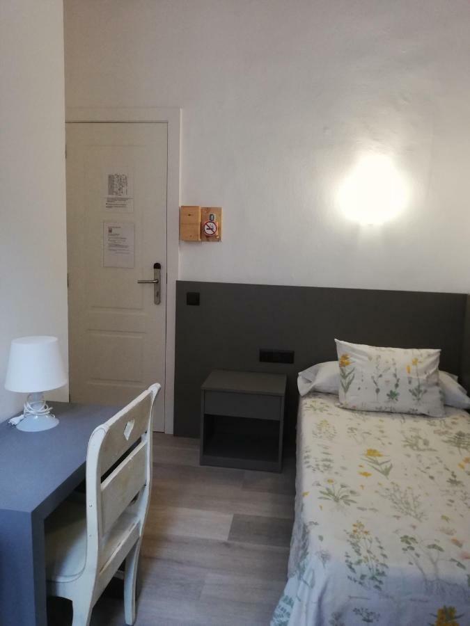 Hostal Parellades Sitges Exteriör bild