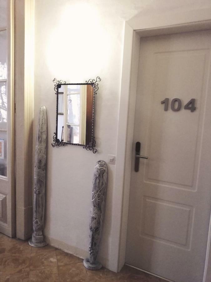 Hostal Parellades Sitges Exteriör bild