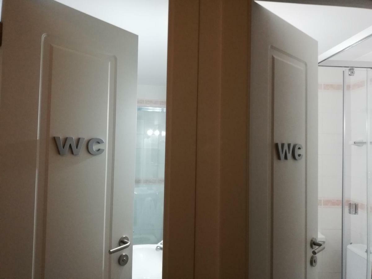 Hostal Parellades Sitges Exteriör bild