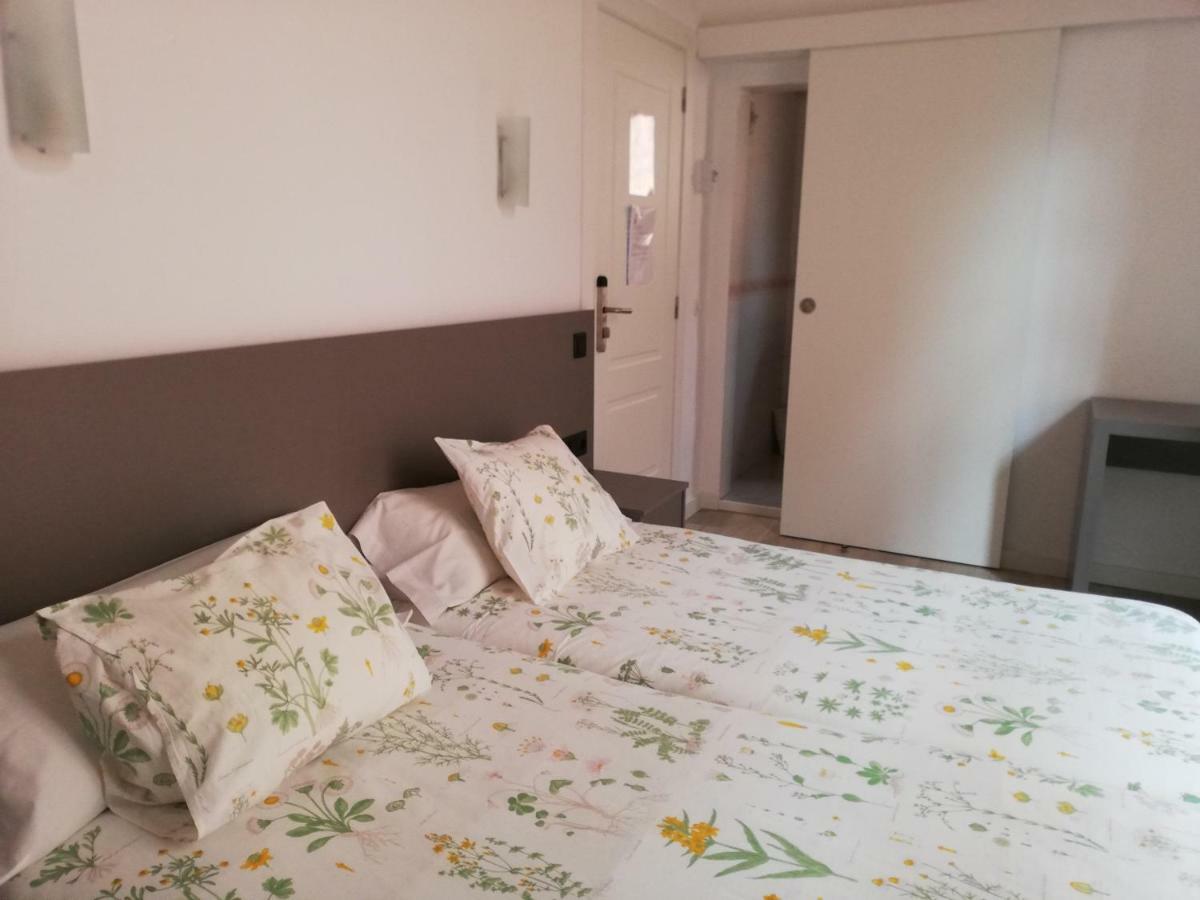 Hostal Parellades Sitges Exteriör bild
